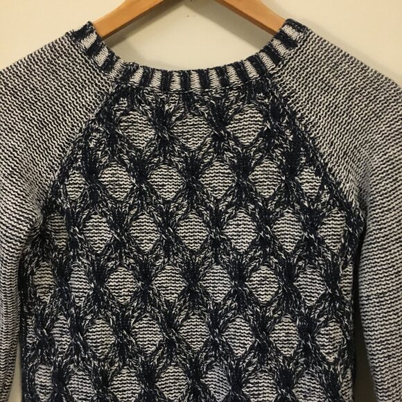 Banana Republic Cable Knit Cropped 3/4 Sleeve Sweater Top - Picture 5 of 13